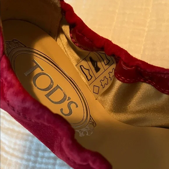 Tod's Vibrant Red Suede Flats NEW size 6 - Picture 4 of 5